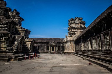Siem hasadı, Kamboçya, 14 Ocak 2025 Angkor Wat tapınağının mimarisi, antik Khmer başkenti Angkor 'da yer alan bir Hindu-Budist tapınak kompleksi, aslında 1150 yılında inşa edilmiştir..