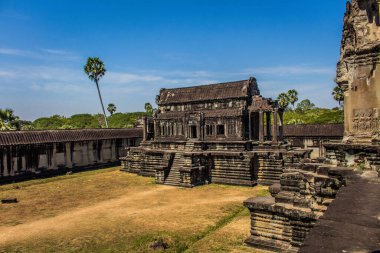 Siem hasadı, Kamboçya, 14 Ocak 2025 Angkor Wat tapınağının mimarisi, antik Khmer başkenti Angkor 'da yer alan bir Hindu-Budist tapınak kompleksi, aslında 1150 yılında inşa edilmiştir..