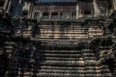 Siem hasadı, Kamboçya, 14 Ocak 2025 Angkor Wat tapınağının mimarisi, antik Khmer başkenti Angkor 'da yer alan bir Hindu-Budist tapınak kompleksi, aslında 1150 yılında inşa edilmiştir..