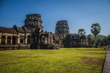 Siem hasadı, Kamboçya, 14 Ocak 2025 Angkor Wat tapınağının mimarisi, antik Khmer başkenti Angkor 'da yer alan bir Hindu-Budist tapınak kompleksi, aslında 1150 yılında inşa edilmiştir..