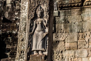 Siem hasadı, Kamboçya, 14 Ocak 2025 Angkor 'da inşa edilen Hindu-Budist bir Budist olan Angkor Wat kompleksindeki Bayon tapınağının mimarisi..