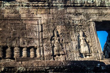 Siem hasadı, Kamboçya, 14 Ocak 2025 Angkor 'da inşa edilen Hindu-Budist bir Budist olan Angkor Wat kompleksindeki Bayon tapınağının mimarisi..