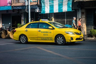 Bangkok, Tayland, 19 Ocak 2025 Taxi Tayland 'ın başkenti Bangkok sokaklarında akın ediyor. Canlı sokak hayatı, zengin kültür mirası ve hareketli pazarlarıyla ünlüdür..