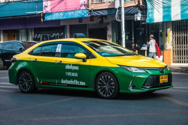 Bangkok, Tayland, 19 Ocak 2025 Taxi Tayland 'ın başkenti Bangkok sokaklarında akın ediyor. Canlı sokak hayatı, zengin kültür mirası ve hareketli pazarlarıyla ünlüdür..