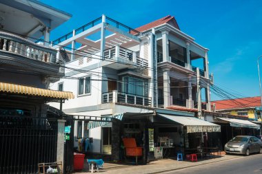 Siem Reap, Kamboçya, 25 Ocak 2025 Şehir ve Siem Reap sokakları. Angkor Wat kompleksi, hareketli pazarları, hareketli sokak hayatı ve nefis mutfağıyla ünlü.
