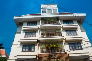 Siem Reap, Kamboçya, 25 Ocak 2025 Şehir ve Siem Reap sokakları. Angkor Wat kompleksi, hareketli pazarları, hareketli sokak hayatı ve nefis mutfağıyla ünlü.