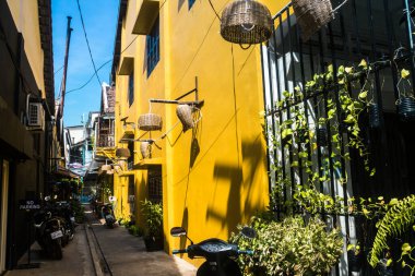 Siem Reap, Kamboçya, 25 Ocak 2025 Şehir ve Siem Reap sokakları. Angkor Wat kompleksi, hareketli pazarları, hareketli sokak hayatı ve nefis mutfağıyla ünlü.