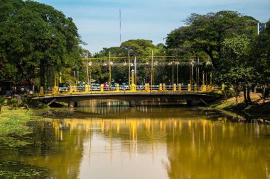 Siem Reap, Kamboçya, 25 Ocak 2025 Şehir ve Siem Reap sokakları. Angkor Wat kompleksi, hareketli pazarları, hareketli sokak hayatı ve nefis mutfağıyla ünlü.