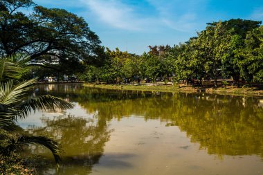 Siem Reap, Kamboçya, 25 Ocak 2025 Şehir ve Siem Reap sokakları. Angkor Wat kompleksi, hareketli pazarları, hareketli sokak hayatı ve nefis mutfağıyla ünlü.