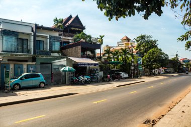 Siem Reap, Kamboçya, 25 Ocak 2025 Şehir ve Siem Reap sokakları. Angkor Wat kompleksi, hareketli pazarları, hareketli sokak hayatı ve nefis mutfağıyla ünlü.