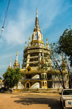 Krabi, Tayland, 15 Ocak 2025 Wat Tham Suea, Krabi 'de bulunan bir Budist tapınağı. Budizm, Tayland 'da yaygın bir dindir. Devlet Budizmi destekliyor ve dini özgürlüğü garanti ediyor.