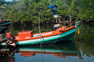 Preak Svay, Koh Rong Adası, Kamboçya, 30 Ocak 2025 Daily Life adanın kuzeyinde bulunan otantik yüzen bir Khmer balıkçı köyünde. Nüfusun ana faaliyeti balıkçılıktır..