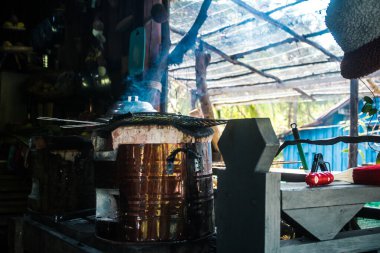 Preak Svay, Koh Rong Adası, Kamboçya, 30 Ocak 2025 Daily Life adanın kuzeyinde bulunan otantik yüzen bir Khmer balıkçı köyünde. Nüfusun ana faaliyeti balıkçılıktır..