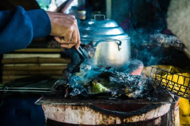Preak Svay, Koh Rong Adası, Kamboçya, 30 Ocak 2025 Daily Life adanın kuzeyinde bulunan otantik yüzen bir Khmer balıkçı köyünde. Nüfusun ana faaliyeti balıkçılıktır..