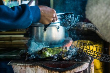 Preak Svay, Koh Rong Adası, Kamboçya, 30 Ocak 2025 Daily Life adanın kuzeyinde bulunan otantik yüzen bir Khmer balıkçı köyünde. Nüfusun ana faaliyeti balıkçılıktır..