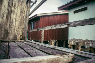 Preak Svay, Koh Rong Adası, Kamboçya, 30 Ocak 2025 Daily Life adanın kuzeyinde bulunan otantik yüzen bir Khmer balıkçı köyünde. Nüfusun ana faaliyeti balıkçılıktır..