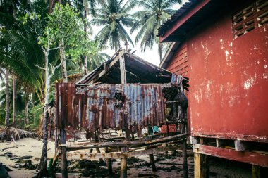 Preak Svay, Koh Rong Adası, Kamboçya, 30 Ocak 2025 Daily Life adanın kuzeyinde bulunan otantik yüzen bir Khmer balıkçı köyünde. Nüfusun ana faaliyeti balıkçılıktır..