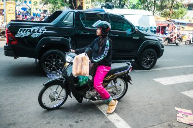 Sihanoukville, Kamboçya, 3 Şubat 2025 Sihanoukville, Kamboçya 'nın kıyı kenti. Zengin kültürel mirası, hareketli pazarı ve hareketli sokak hayatı ile ünlüdür..