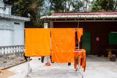 Sihanoukville, Kamboçya, 3 Şubat 2025 Wat Leu Pagoda, Sihanoukville, Kamboçya 'nın en yüksek tepesinde bulunan bir Budist tapınağı, ziyaretçilere kültürel zenginliğin eşsiz bir karışımını sunuyor..