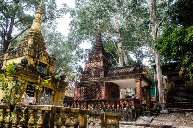Sihanoukville, Kamboçya, 3 Şubat 2025 Wat Leu Pagoda, Sihanoukville, Kamboçya 'nın en yüksek tepesinde bulunan bir Budist tapınağı, ziyaretçilere kültürel zenginliğin eşsiz bir karışımını sunuyor..