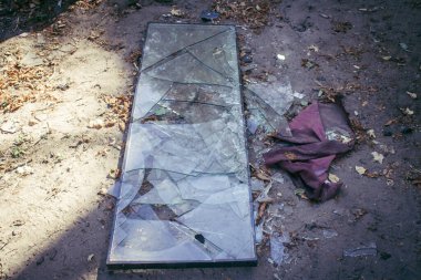 Sumy, Ukrayna, 30 Eylül 2024 Sumy 'deki Saint Panteleimon Tıp Merkezi' ne yapılan saldırıdan sonra en az sekiz kişi öldü. Hastaneye Shahed kamikaze dronları çarpmış..