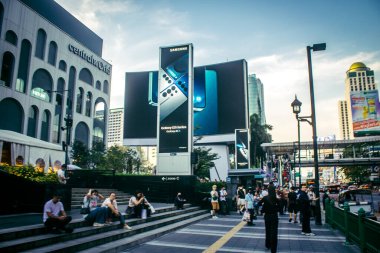 Bangkok, Tayland, Mart 01, 2025 Şehir ve Bangkok sokakları, Tayland 'ın başkenti. Canlı sokak hayatı, zengin kültür mirası, hareketli pazarları ve nefis mutfağıyla ünlüdür..