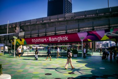 Bangkok, Tayland, Mart 04, 2025 Şehir ve Bangkok sokakları, Tayland 'ın başkenti. Canlı sokak hayatı, zengin kültür mirası, hareketli pazarları ve nefis mutfağıyla ünlüdür..