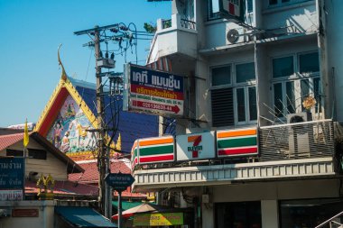 Bangkok, Tayland, Mart 06, 2025 Şehir ve Bangkok sokakları, Tayland 'ın başkenti. Canlı sokak hayatı, zengin kültür mirası, hareketli pazarları ve nefis mutfağıyla ünlüdür..