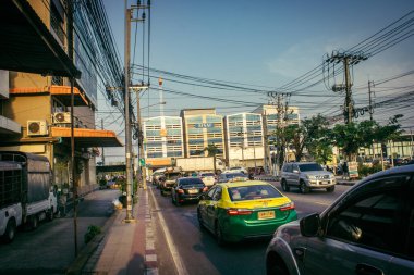 Bangkok, Tayland, 24 Mart 2025 Cityscape ve Tayland 'ın başkenti Bangkok sokakları. Canlı sokak hayatı, zengin kültür mirası, hareketli pazarları ve nefis mutfağıyla ünlüdür.