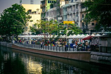 Bangkok, Tayland, 24 Mart 2025 Cityscape ve Tayland 'ın başkenti Bangkok sokakları. Canlı sokak hayatı, zengin kültür mirası, hareketli pazarları ve nefis mutfağıyla ünlüdür.