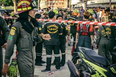 Bangkok, Tayland, 28 Mart 2025 'te Bangkok' taki kurtarma ekipleri, depremin Tayland başkentini vurmasından sonra yıkılan yüksek binaların inşaatı devam ediyor..