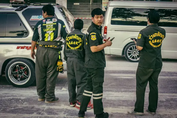 Bangkok, Tayland, 28 Mart 2025 'te Bangkok' taki kurtarma ekipleri, depremin Tayland başkentini vurmasından sonra yıkılan yüksek binaların inşaatı devam ediyor..