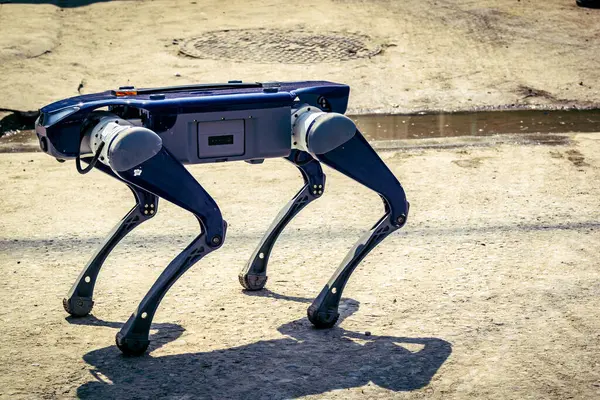 Bangkok, Tayland, 29 Mart 2025. Kurtarma ekipleri robotları, Tayland başkentini deprem vurduktan sonra çöken yüksek katlı bir binanın inşaatında hayatta kalanları bulmak için kullanıyor..