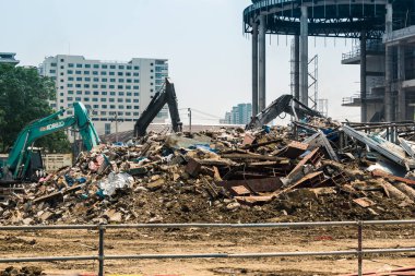 Bangkok, Tayland, 29 Mart 2025. Tayland başkentini vuran depremden sonra çöken inşaat halindeki yüksek binaların bulunduğu bölgede..