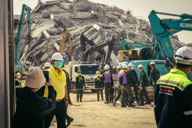 Bangkok, Tayland, 29 Mart 2025. Tayland başkentini vuran depremden sonra çöken inşaat halindeki yüksek binaların bulunduğu bölgede..