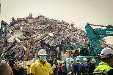 Bangkok, Tayland, 29 Mart 2025. Tayland başkentini vuran depremden sonra çöken inşaat halindeki yüksek binaların bulunduğu bölgede..