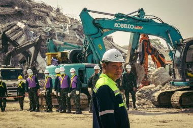 Bangkok, Tayland, 29 Mart 2025. Tayland başkentini vuran depremden sonra çöken inşaat halindeki yüksek binaların bulunduğu bölgede..