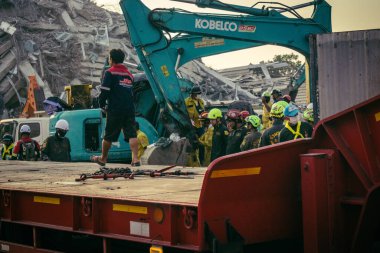 Bangkok, Tayland, 29 Mart 2025. Tayland başkentini vuran depremden sonra çöken inşaat halindeki yüksek binaların bulunduğu bölgede..
