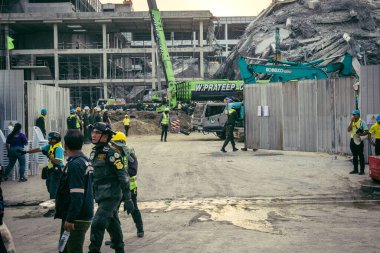 Bangkok, Tayland, 29 Mart 2025. Tayland başkentini vuran depremden sonra çöken inşaat halindeki yüksek binaların bulunduğu bölgede..