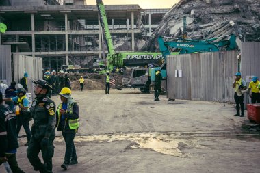Bangkok, Tayland, 29 Mart 2025. Tayland başkentini vuran depremden sonra çöken inşaat halindeki yüksek binaların bulunduğu bölgede..