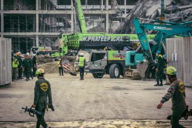 Bangkok, Tayland, 29 Mart 2025. Tayland başkentini vuran depremden sonra çöken inşaat halindeki yüksek binaların bulunduğu bölgede..