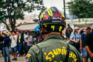 Bangkok, Tayland, 31 Mart 2025 'te Bangkok depremi sonrası yıkılan yüksek binaların inşaatında çalışan kurtarma ekipleri. Birçok kurban hala enkaz altında..