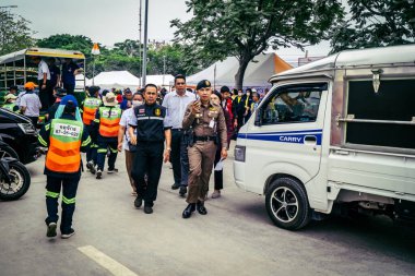 Bangkok, Tayland, 31 Mart 2025 'te Bangkok' ta meydana gelen depremden sonra çökmüş bir binada kolluk kuvvetleri görevlendirildi. Birçok kurban hala enkaz altında..