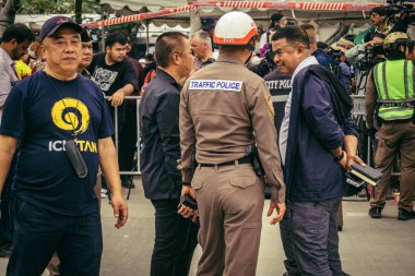 Bangkok, Tayland, 31 Mart 2025 'te Bangkok' ta meydana gelen depremden sonra çökmüş bir binada kolluk kuvvetleri görevlendirildi. Birçok kurban hala enkaz altında..