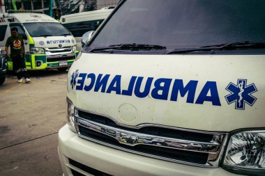 Bangkok, Tayland, 31 Mart 2025 'te Bangkok' ta meydana gelen depremden sonra yıkılan bir binanın inşaatı devam ediyor. Birçok kurban hala enkaz altında..