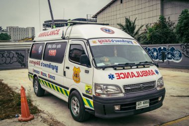 Bangkok, Tayland, 31 Mart 2025 'te Bangkok' ta meydana gelen depremden sonra yıkılan bir binanın inşaatı devam ediyor. Birçok kurban hala enkaz altında..