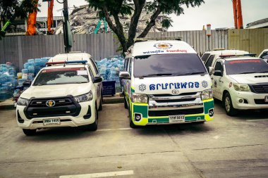 Bangkok, Tayland, 31 Mart 2025 'te Bangkok' ta meydana gelen depremden sonra yıkılan bir binanın inşaatı devam ediyor. Birçok kurban hala enkaz altında..