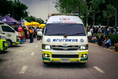 Bangkok, Tayland, 31 Mart 2025 'te Bangkok' ta meydana gelen depremden sonra yıkılan bir binanın inşaatı devam ediyor. Birçok kurban hala enkaz altında..