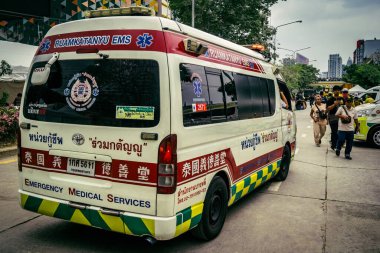 Bangkok, Tayland, 31 Mart 2025 'te Bangkok' ta meydana gelen depremden sonra yıkılan bir binanın inşaatı devam ediyor. Birçok kurban hala enkaz altında..