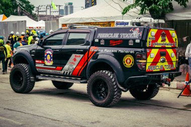Bangkok, Tayland, 31 Mart 2025 'te Bangkok' ta meydana gelen depremden sonra yıkılan bir binanın şantiyesine sevk edildi. Birçok kurban hala enkaz altında..